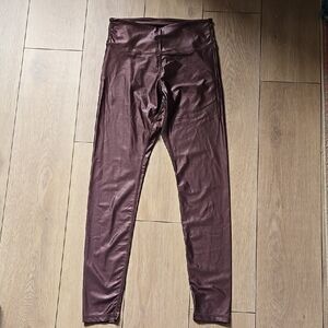 NWOT DAUB Radiance Legging in Burgundy Sz M